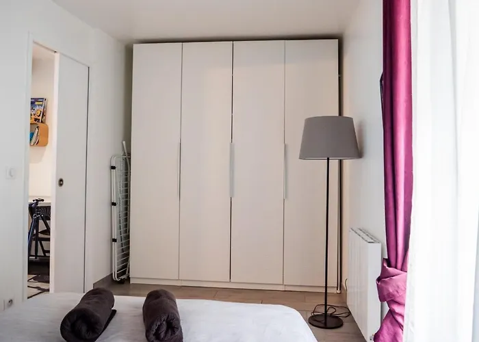 Le Jardinet - With Office In The City Center!